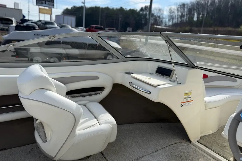 Slide: The Image of Stingray 205 Lx 2008 - 8