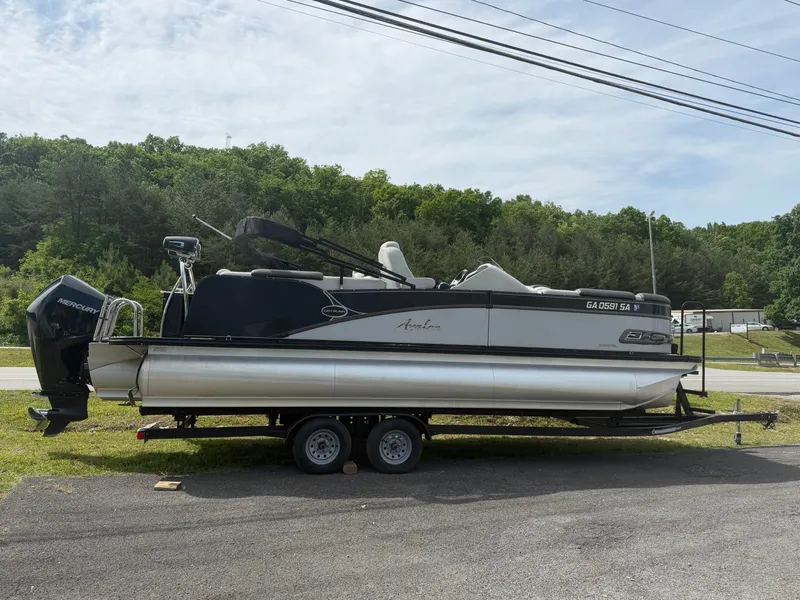Slide: The Image of Avalon 2385 Catalina Quad Lounger 2020 - 3