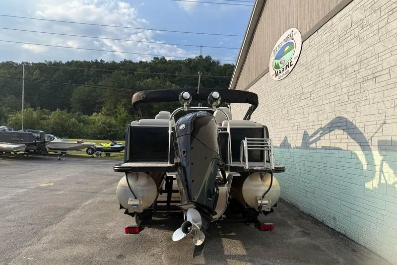 Slide: The Image of Avalon 2385 Catalina Quad Lounger 2020 - 5
