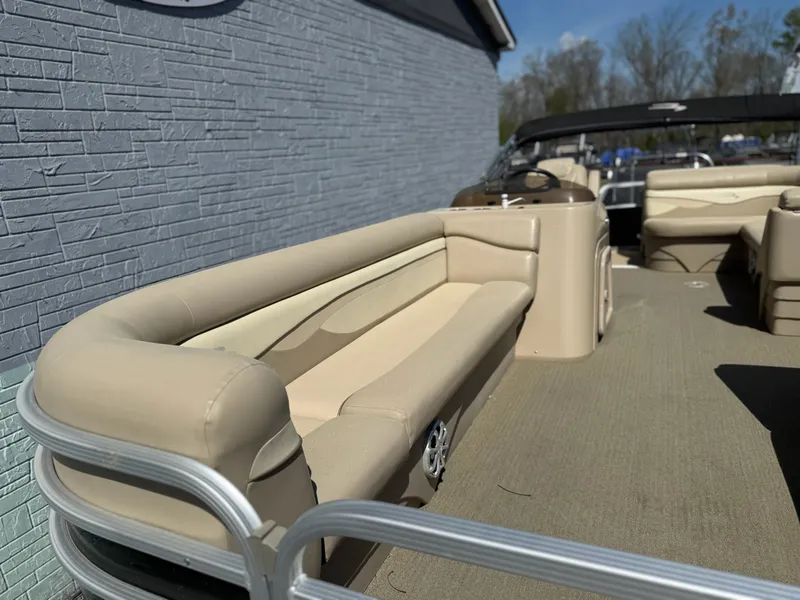 Slide: The Image of Bennington 24SLX 2014 - 8