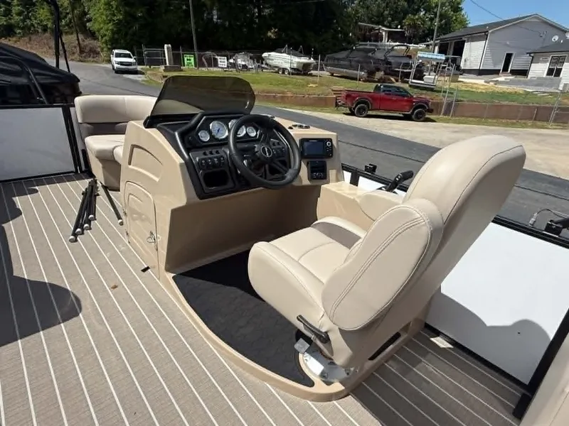 Slide: The Image of Bentley Pontoons Legacy 223 Navigator 2026 - 15