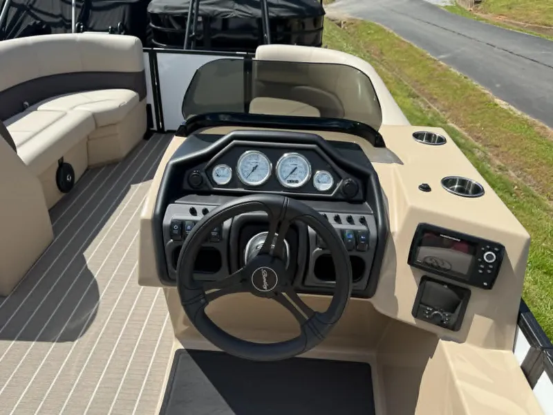 Slide: The Image of Bentley Pontoons Legacy 223 Navigator 2026 - 16