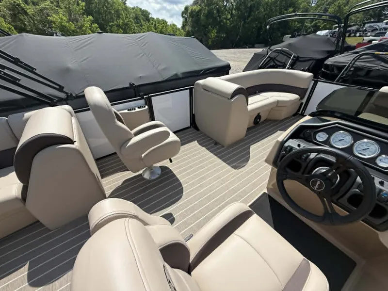 Slide: The Image of Bentley Pontoons Legacy 223 Navigator 2026 - 18