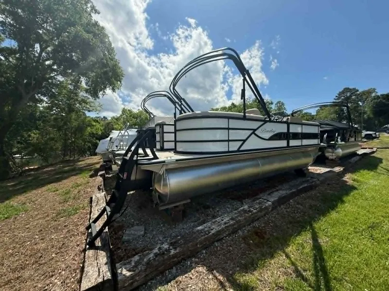 Slide: The Image of Bentley Pontoons Legacy 223 Navigator 2026 - 19