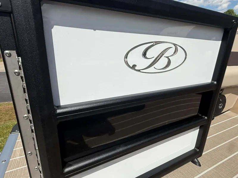 Slide: The Image of Bentley Pontoons Legacy 223 Navigator 2026 - 20