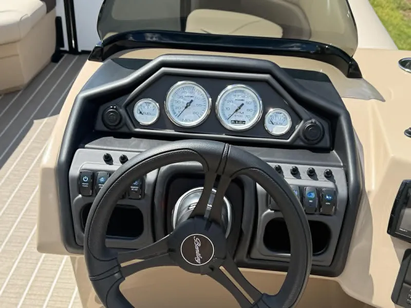 Slide: The Image of Bentley Pontoons Legacy 223 Navigator 2026 - 22