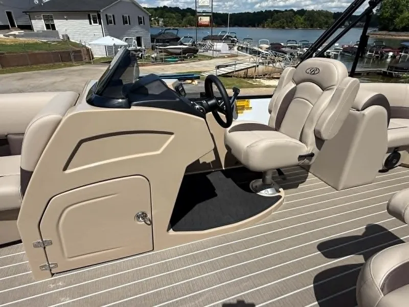 Slide: The Image of Bentley Pontoons Legacy 223 Navigator 2026 - 25
