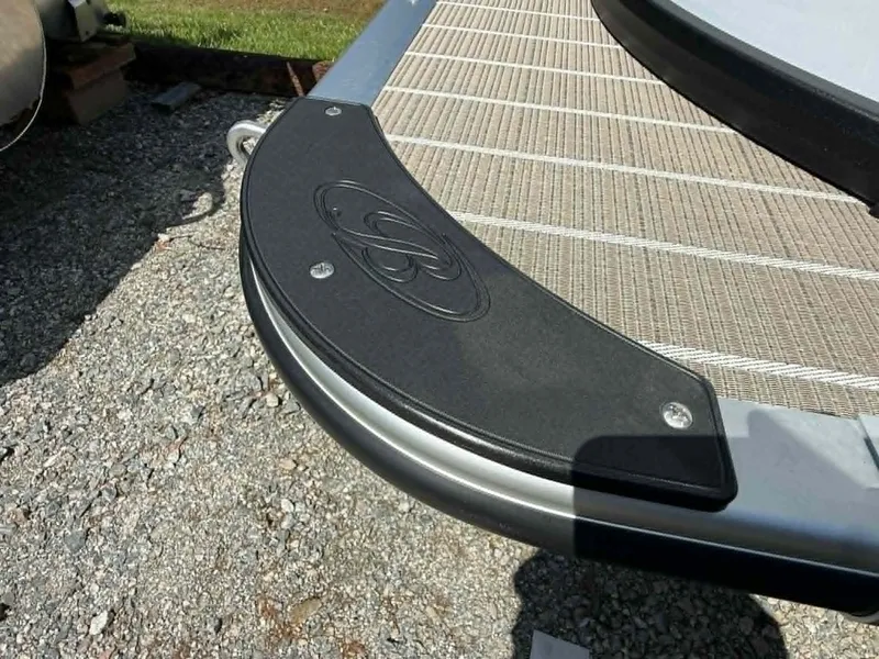 Slide: The Image of Bentley Pontoons Legacy 223 Navigator 2026 - 3
