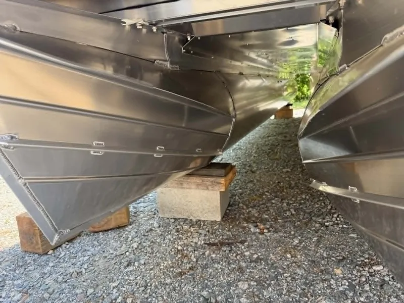 Slide: The Image of Manitou 230 Aurora 2026 - 11