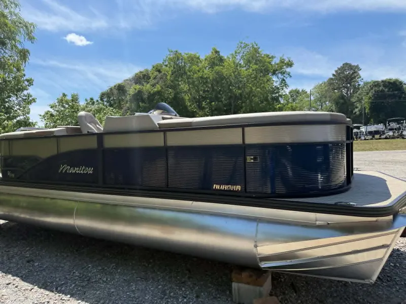 Slide: The Image of Manitou 230 Aurora 2026 - 35