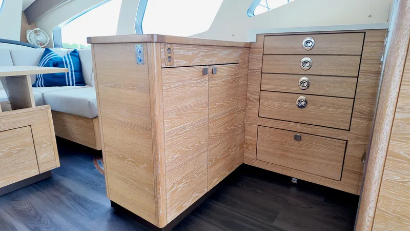 Slide: The Image of Xquisite Yachts X5 PLUS 2021 - 12