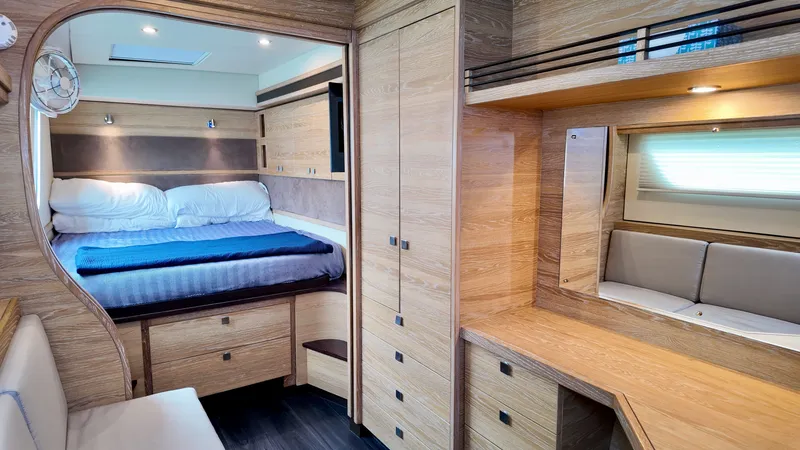 Slide: The Image of Xquisite Yachts X5 PLUS 2021 - 13