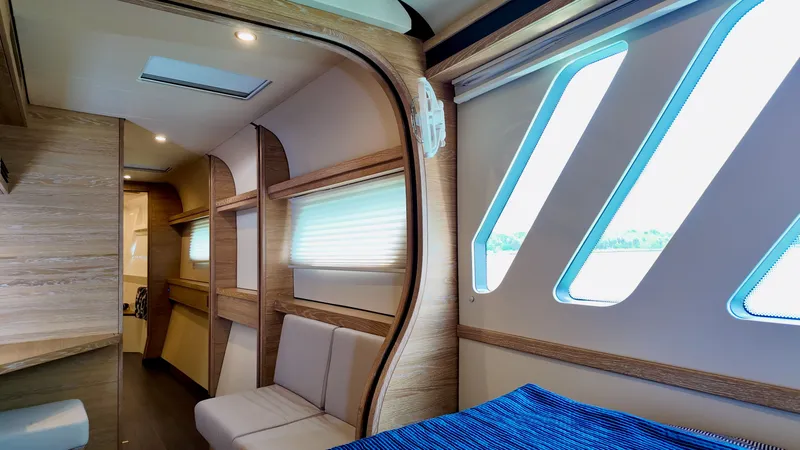Slide: The Image of Xquisite Yachts X5 PLUS 2021 - 14