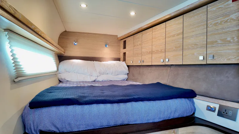 Slide: The Image of Xquisite Yachts X5 PLUS 2021 - 16
