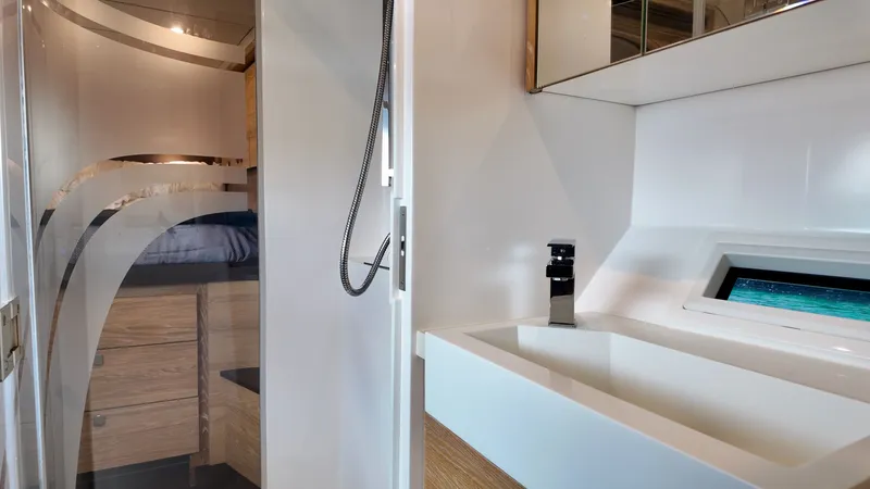 Slide: The Image of Xquisite Yachts X5 PLUS 2021 - 17