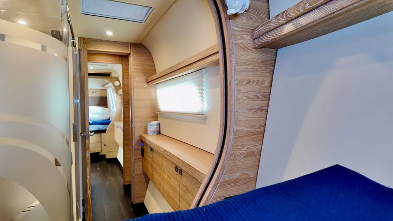Slide: The Image of Xquisite Yachts X5 PLUS 2021 - 19