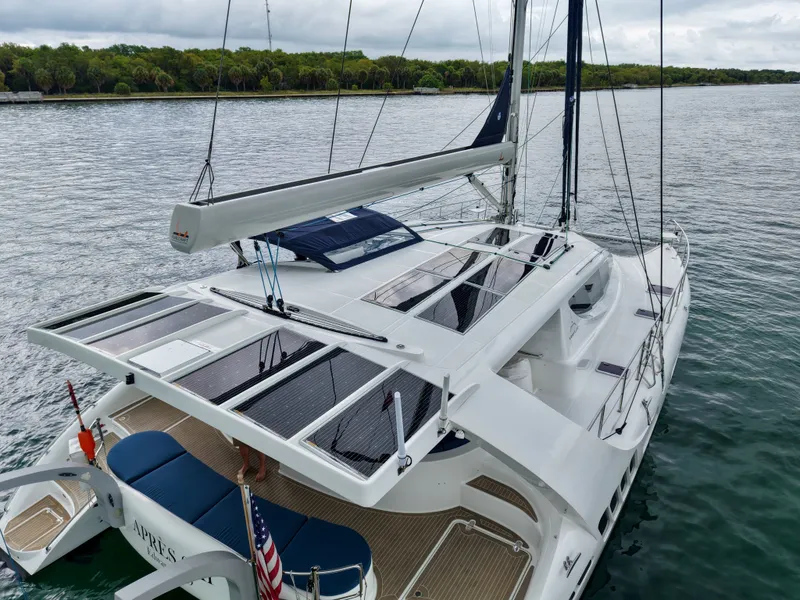 Slide: The Image of Xquisite Yachts X5 PLUS 2021 - 31