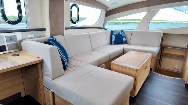 Slide: The Image of Xquisite Yachts X5 PLUS 2021 - 4