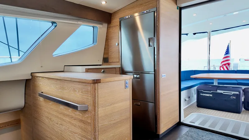 Slide: The Image of Xquisite Yachts X5 PLUS 2021 - 8