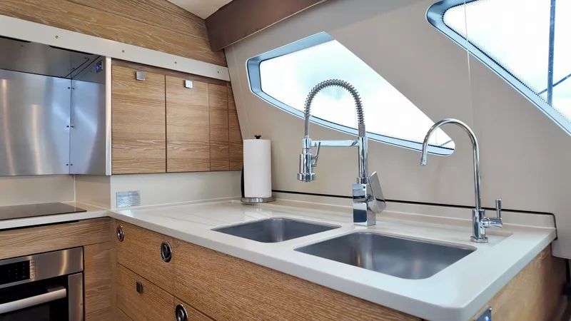Slide: The Image of Xquisite Yachts X5 PLUS 2021 - 9
