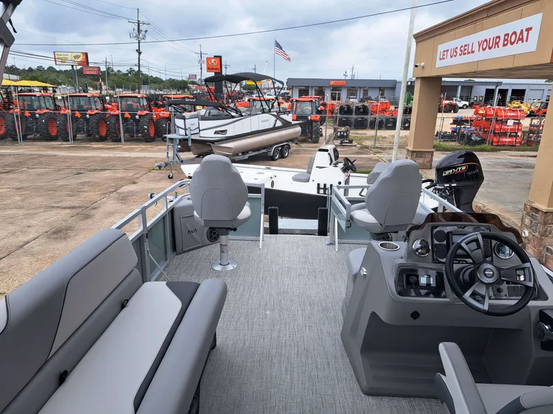Slide: The Image of Avalon Venture Quad Fish - 19' 2026 - 10