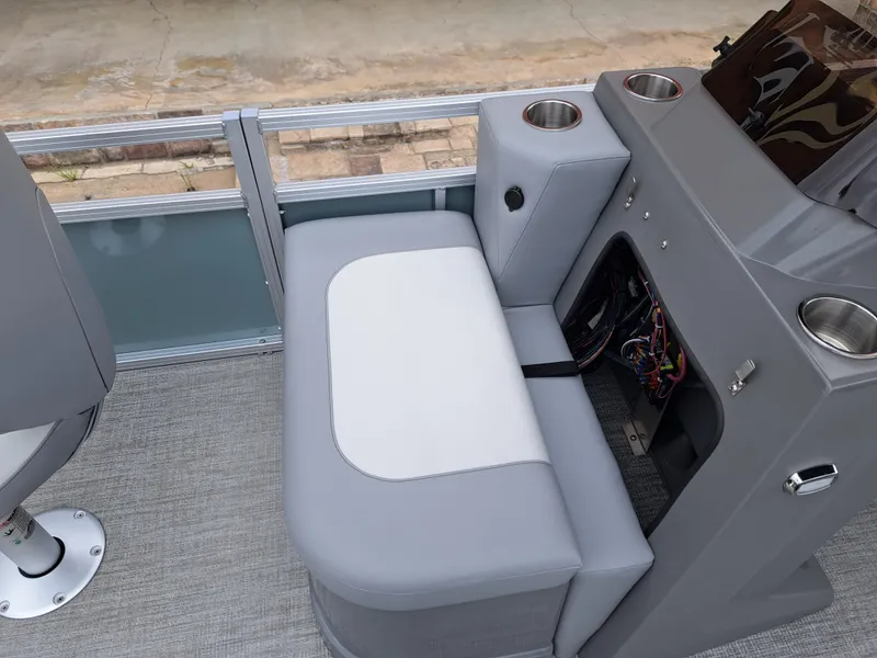 Slide: The Image of Avalon Venture Quad Fish - 19' 2026 - 14