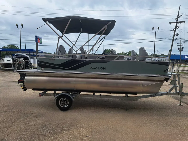 Slide: The Image of Avalon Venture Quad Fish - 19' 2026 - 6