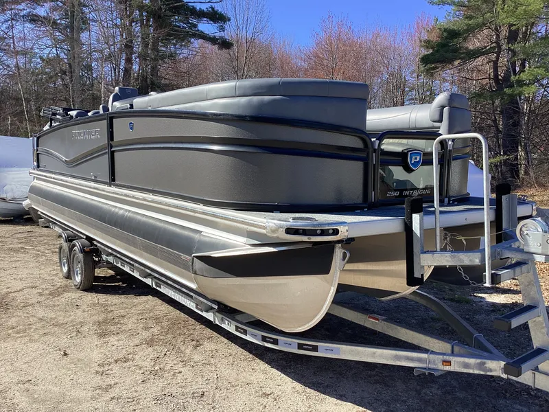 Slide: The Image of Premier 250 Intrigue RF 2024 - 2