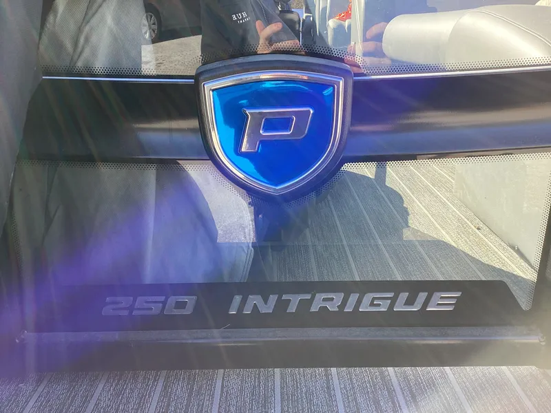 Slide: The Image of Premier 250 Intrigue RF 2024 - 4