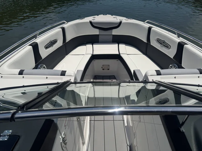 Slide: The Image of Chaparral 28 Surf 2022 - 10