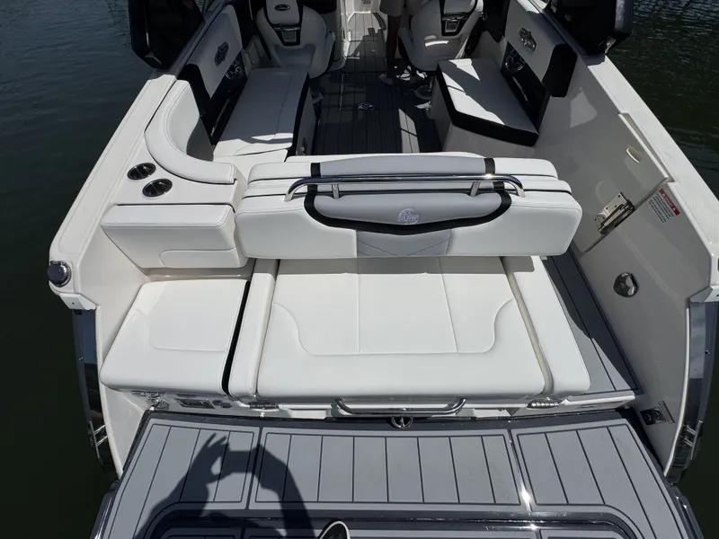 Slide: The Image of Chaparral 28 Surf 2022 - 17