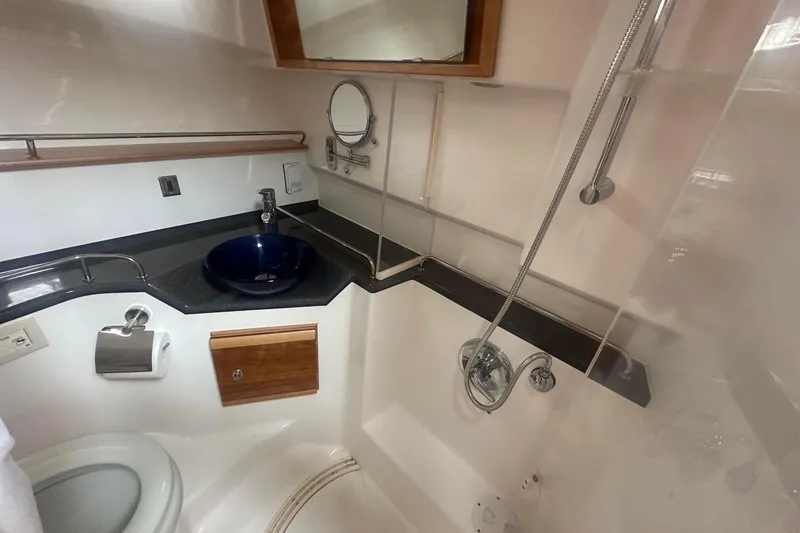 Slide: The Image of Fully Enclosed  Head W/Shower - 10