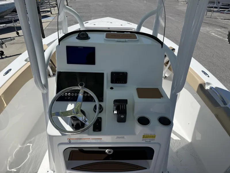 Slide: The Image of Sea Pro 222 Center Console 2026 - 10