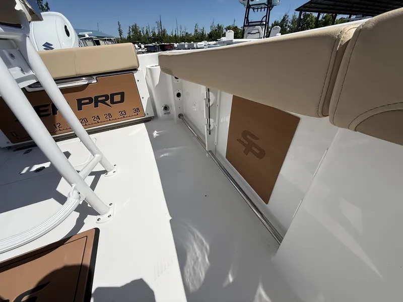 Slide: The Image of Sea Pro 222 Center Console 2026 - 8