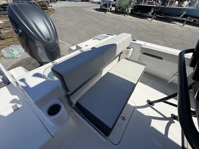 Slide: The Image of Sea Pro 222 Center Console 2026 - 11