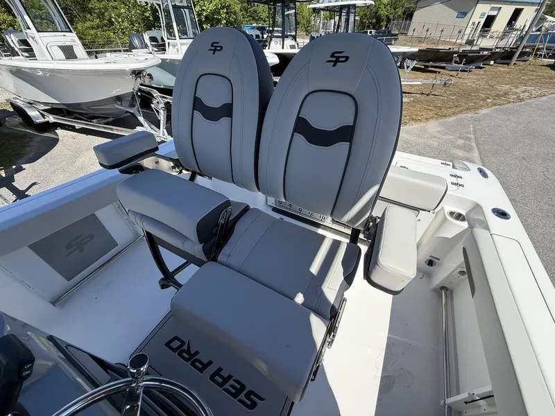 Slide: The Image of Sea Pro 222 Center Console 2026 - 6