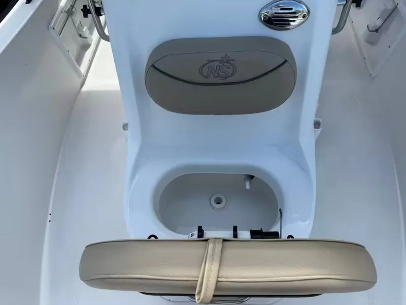 Slide: The Image of NauticStar 19 XS 2019 - 10
