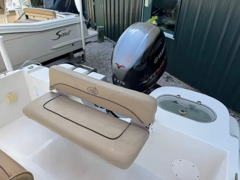Slide: The Image of NauticStar 19 XS 2019 - 5