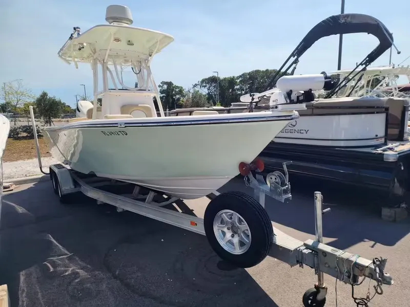 The Image of Sea Born LX24 Center Console 2019 - 1