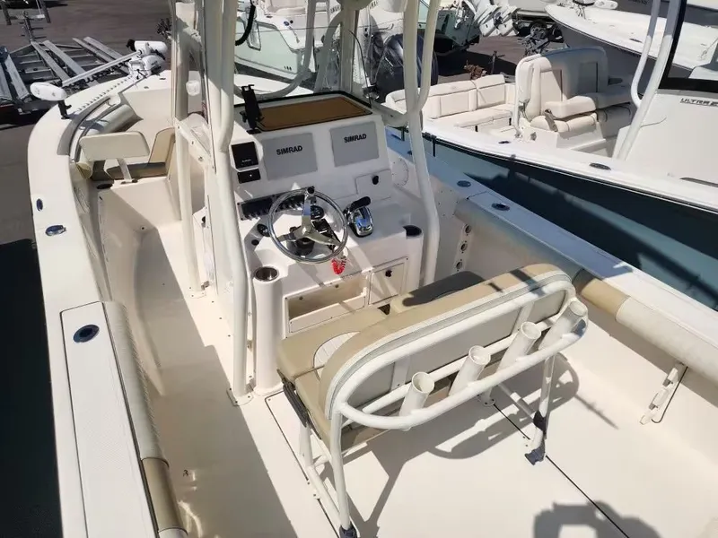 Slide: The Image of Sea Born LX24 Center Console 2019 - 11