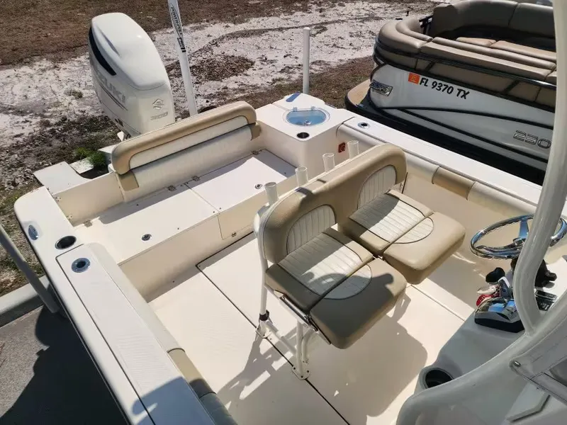 Slide: The Image of Sea Born LX24 Center Console 2019 - 12