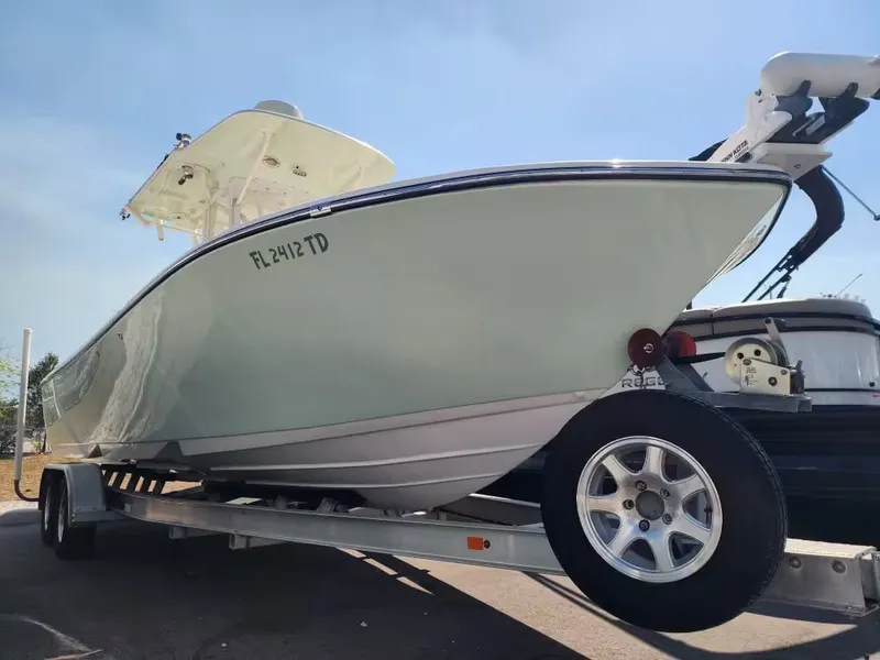 Slide: The Image of Sea Born LX24 Center Console 2019 - 3