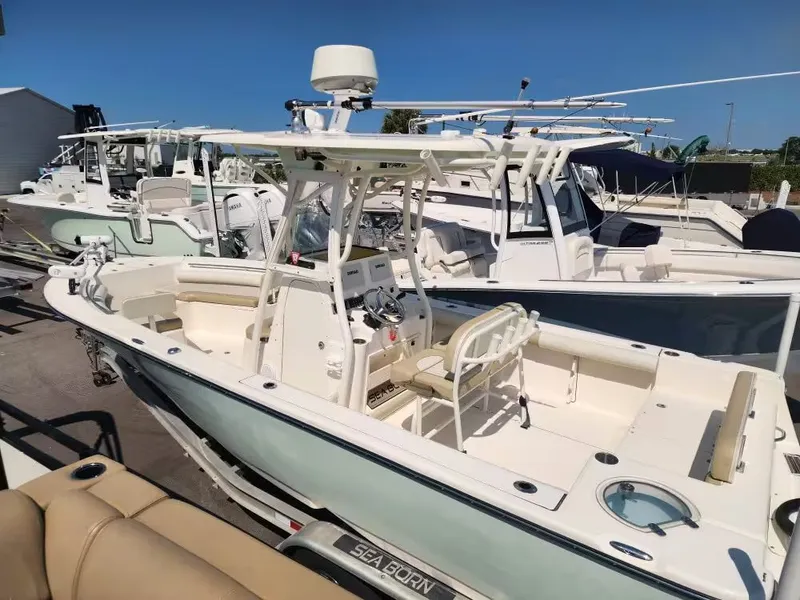 Slide: The Image of Sea Born LX24 Center Console 2019 - 7