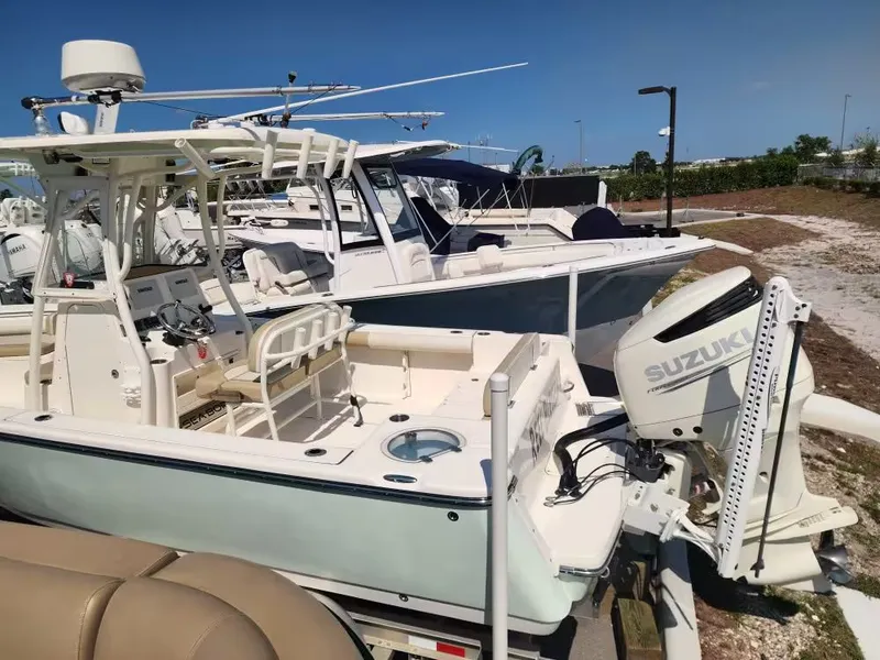 Slide: The Image of Sea Born LX24 Center Console 2019 - 8