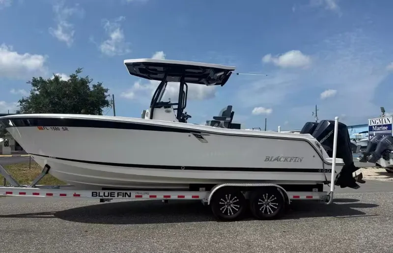 The Image of Blackfin 243 CC 2020 - 1