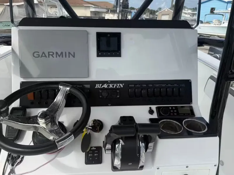 Slide: The Image of Blackfin 243 CC 2020 - 14