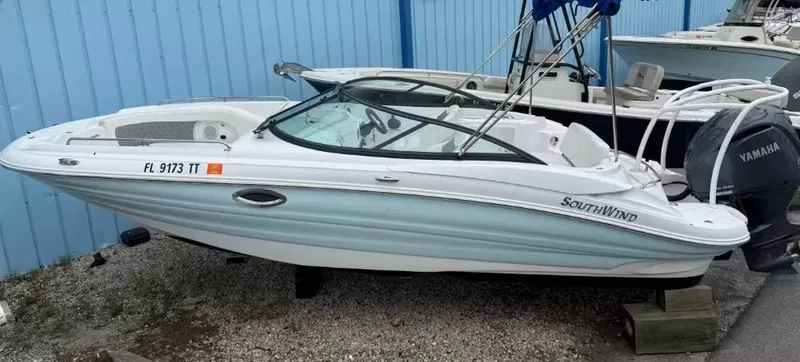 Slide: The Image of Southwind 2400 SD 2024 - 3