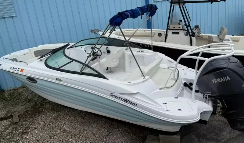 Slide: The Image of Southwind 2400 SD 2024 - 6