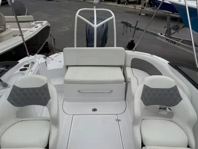Slide: The Image of Southwind 2400 SD 2024 - 7