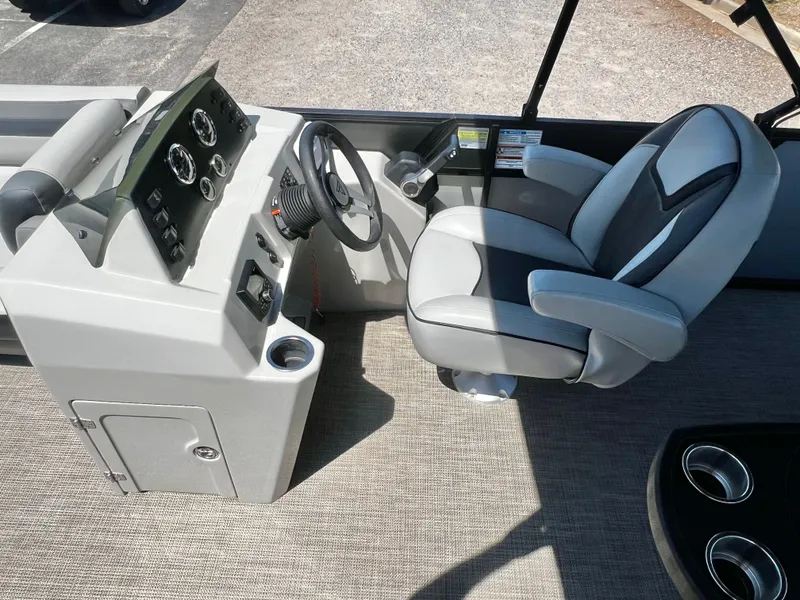 Slide: The Image of Viaggio Lago 22' R (Rear Fish) - IN STOCK - $33,995! 2022 - 12